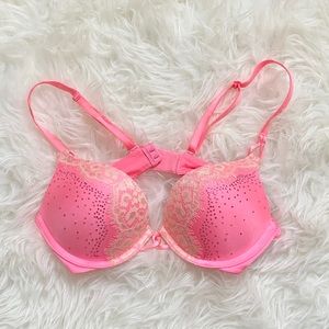 Victoria’s Secret Bombshell Plunge Push-Up Bra